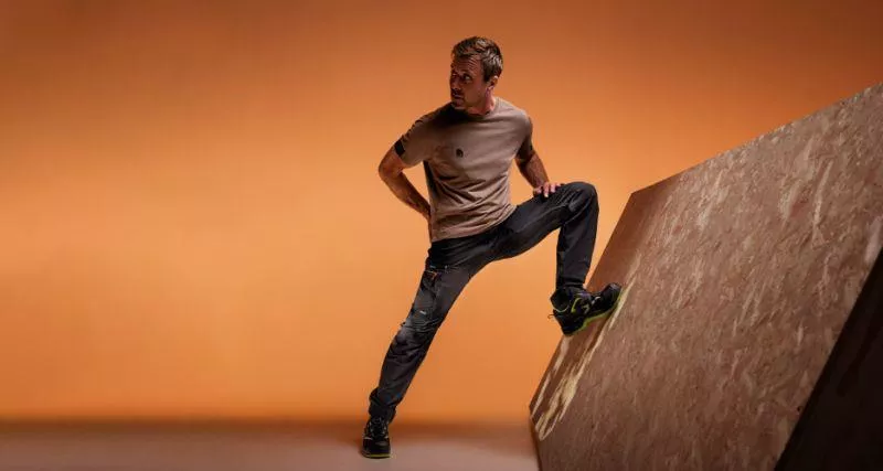 ATLETISKA ARBETSKLÄDER