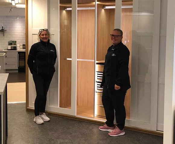 Vi ritar upp din nya skjutdörrsgarderob