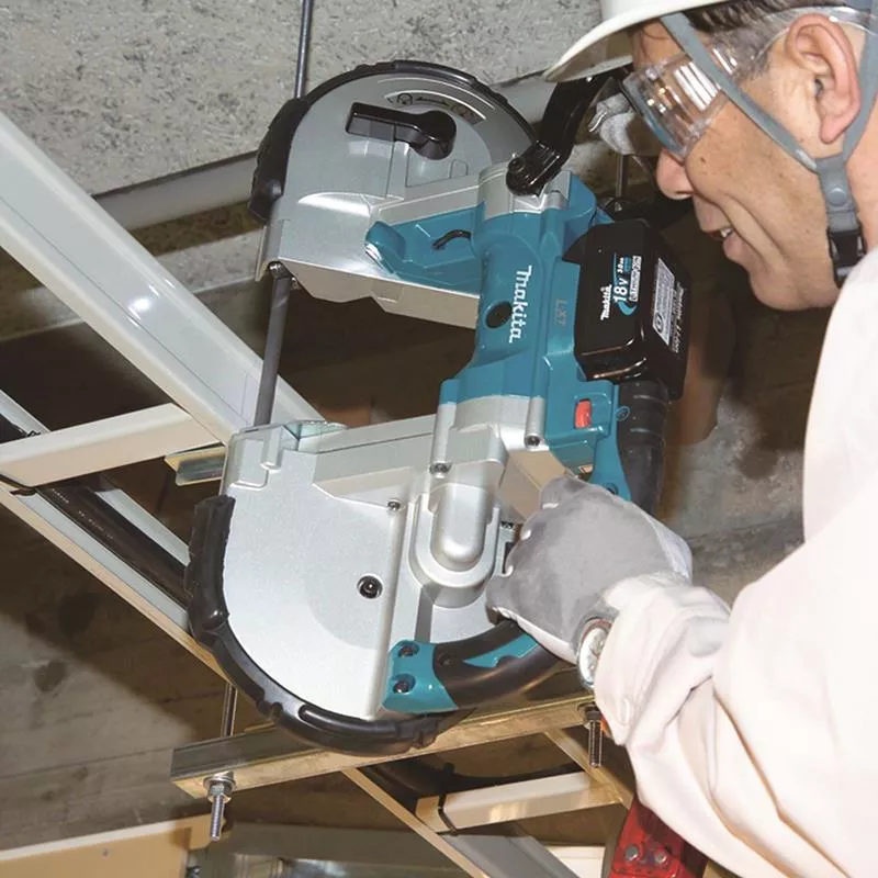 Batteridriven Bandsåg för Metall
