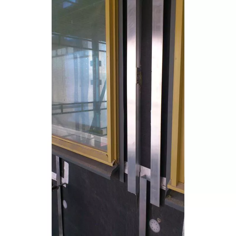 Väggskiva med vindskydd